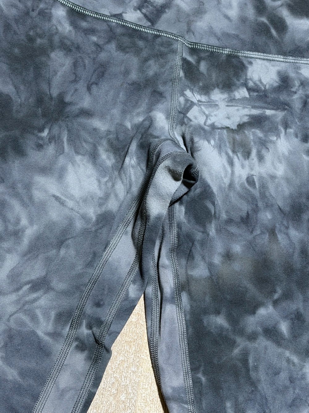 Lululemon Black Gray Tie Dye High Rise Leggings Hidden Pocket | Size 4 - Picture 3 of 8